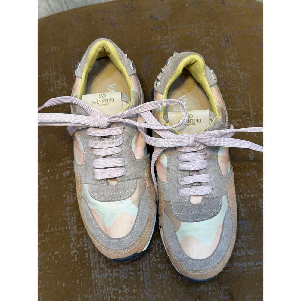 Valentino Garavani Rockrunner Camo Suede Sneakers Pink Tan Rockstud 37